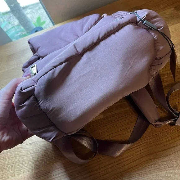 BearPaw mini puffer backpack - Picture 5 of 6